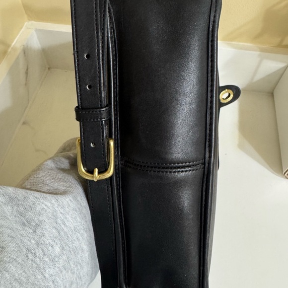 Coach Vintage Black Leather MADE IN USA. May 1994 Willis Bag. Rare find. - Picture 11 of 15